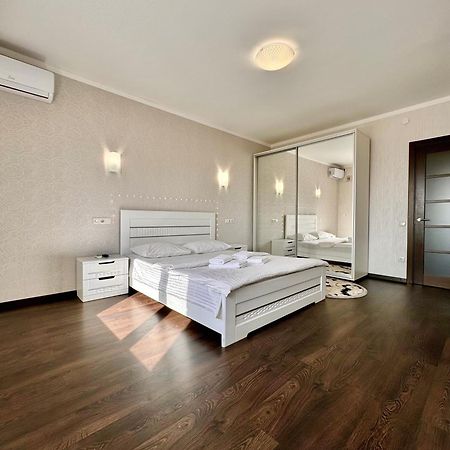 Apartpoltava Світлі Просторі Апартаменти 80М2 , 2-Окремі Кімнати, Новобудова Центр Чек Банківський Poltava Exterior foto