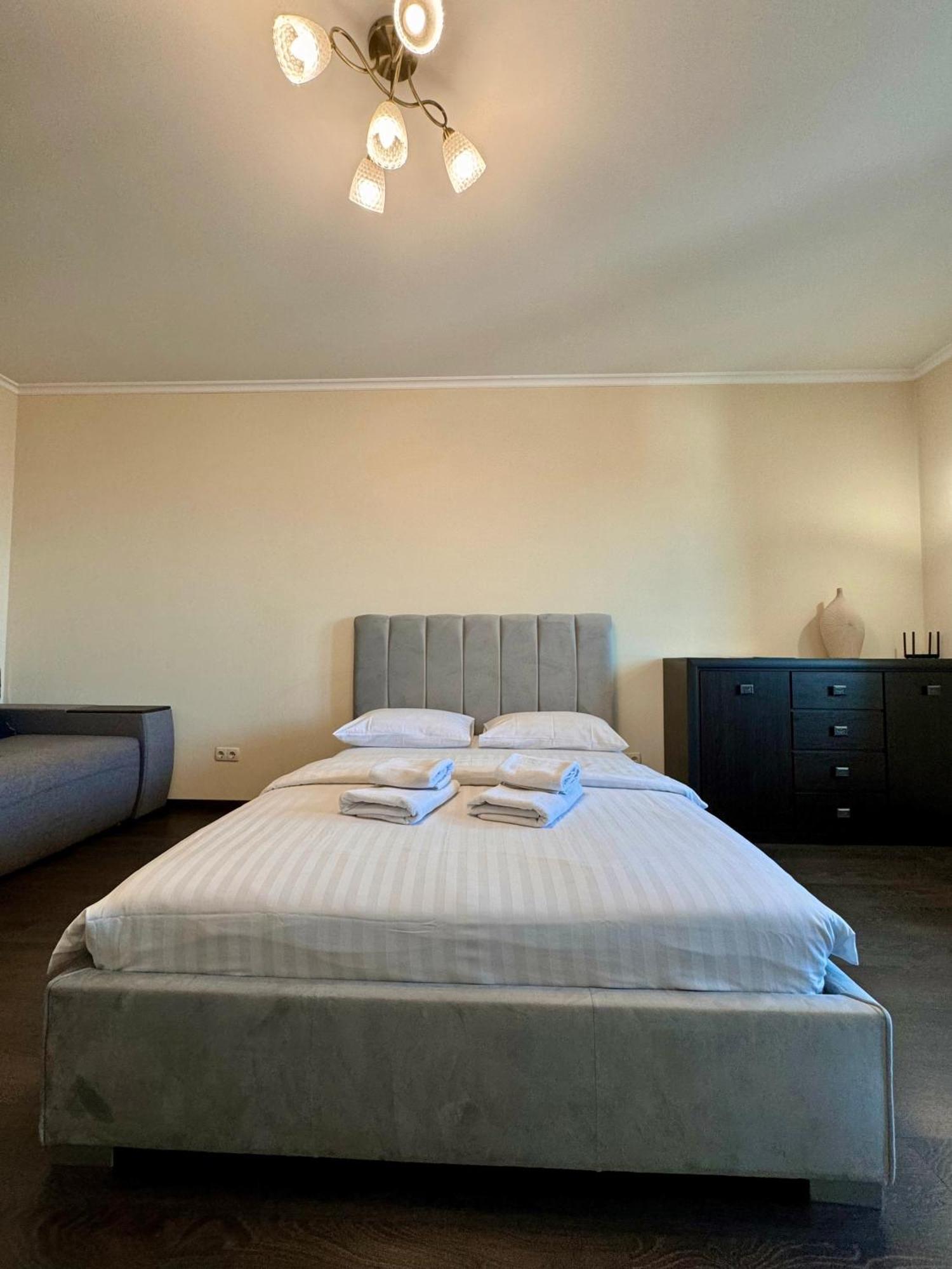 Apartpoltava Світлі Просторі Апартаменти 80М2 , 2-Окремі Кімнати, Новобудова Центр Чек Банківський Poltava Exterior foto