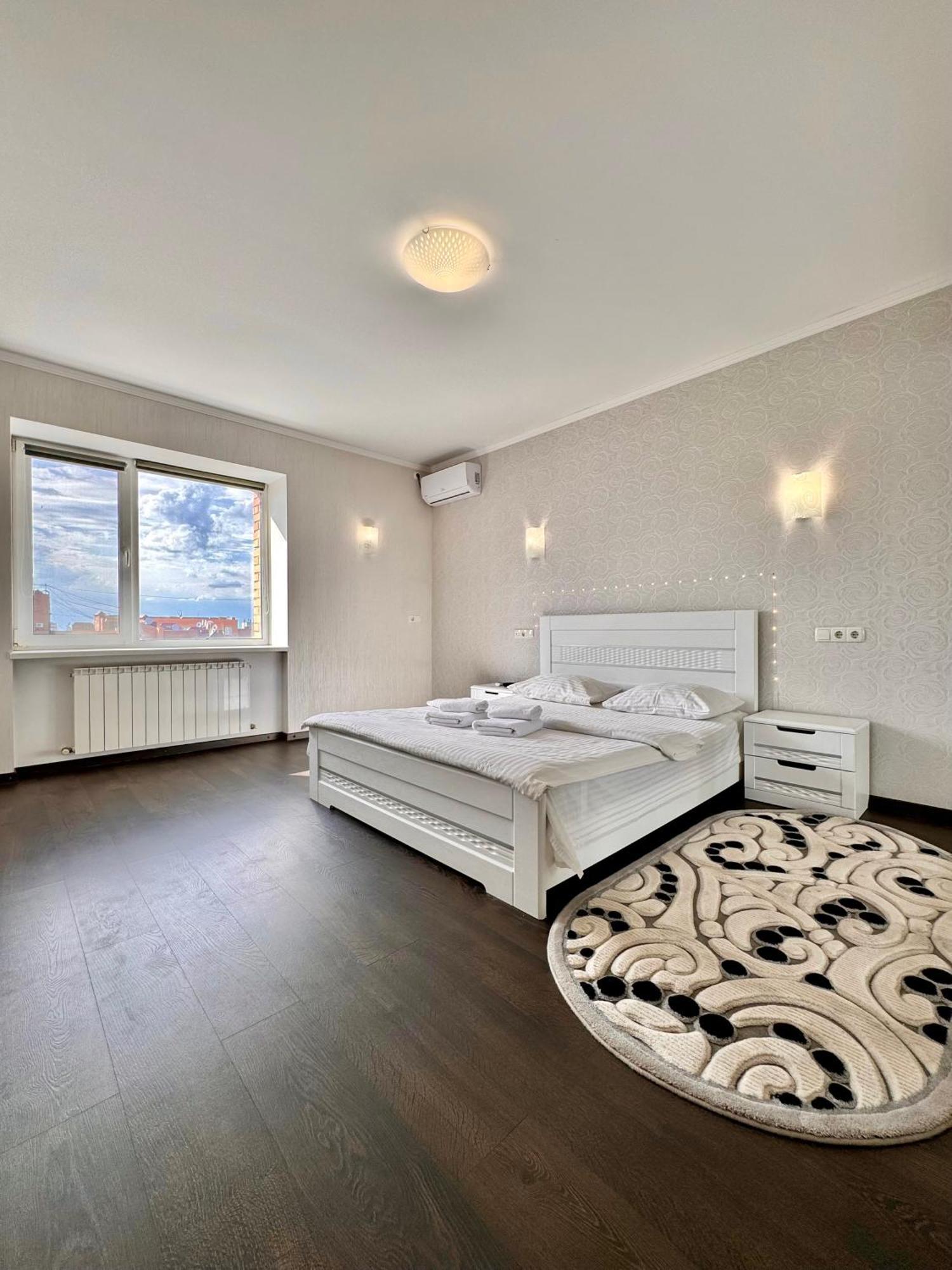 Apartpoltava Світлі Просторі Апартаменти 80М2 , 2-Окремі Кімнати, Новобудова Центр Чек Банківський Poltava Exterior foto
