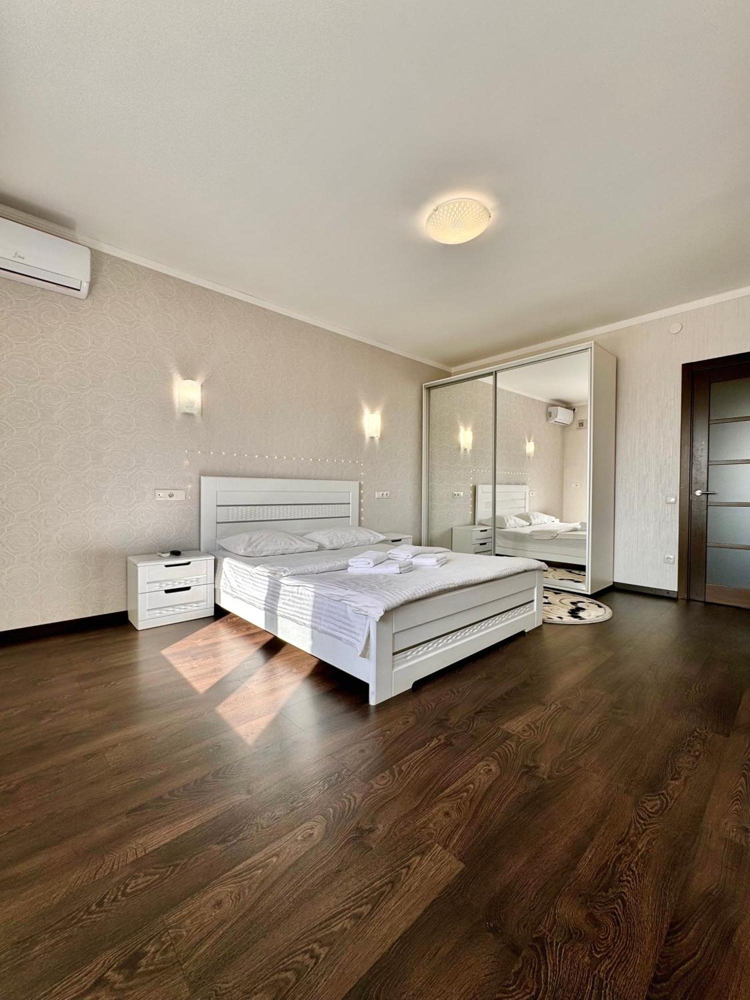 Apartpoltava Світлі Просторі Апартаменти 80М2 , 2-Окремі Кімнати, Новобудова Центр Чек Банківський Poltava Exterior foto